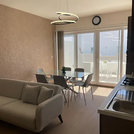 شقة Wonderful Three Bedroom San Ġwann
