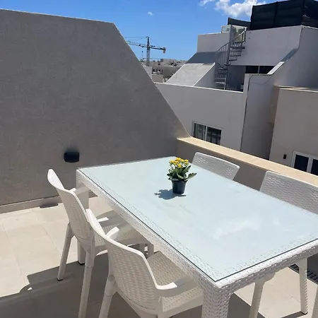 Wonderful Three Bedroom Apartment San Gwann